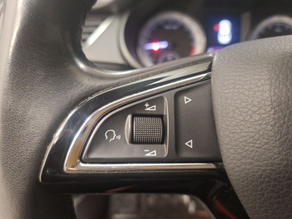 Skoda Octavia 2018 Ruskea (beige)