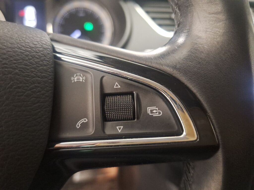 Skoda Octavia 2018 Ruskea (beige)