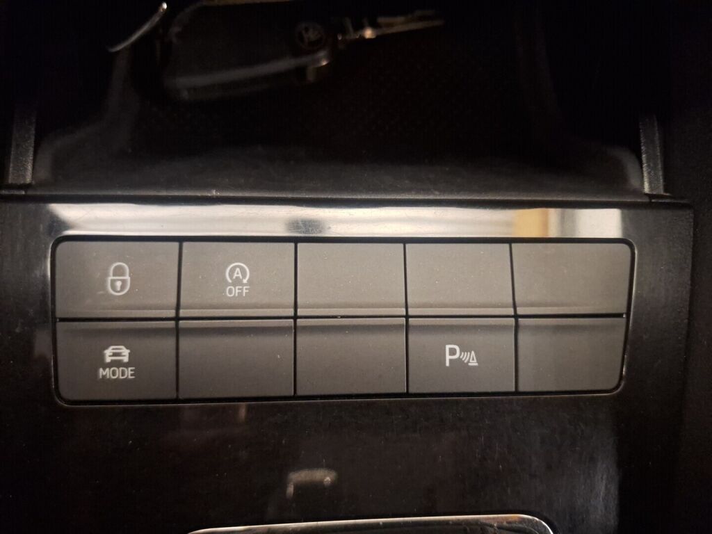 Skoda Octavia 2018 Ruskea (beige)