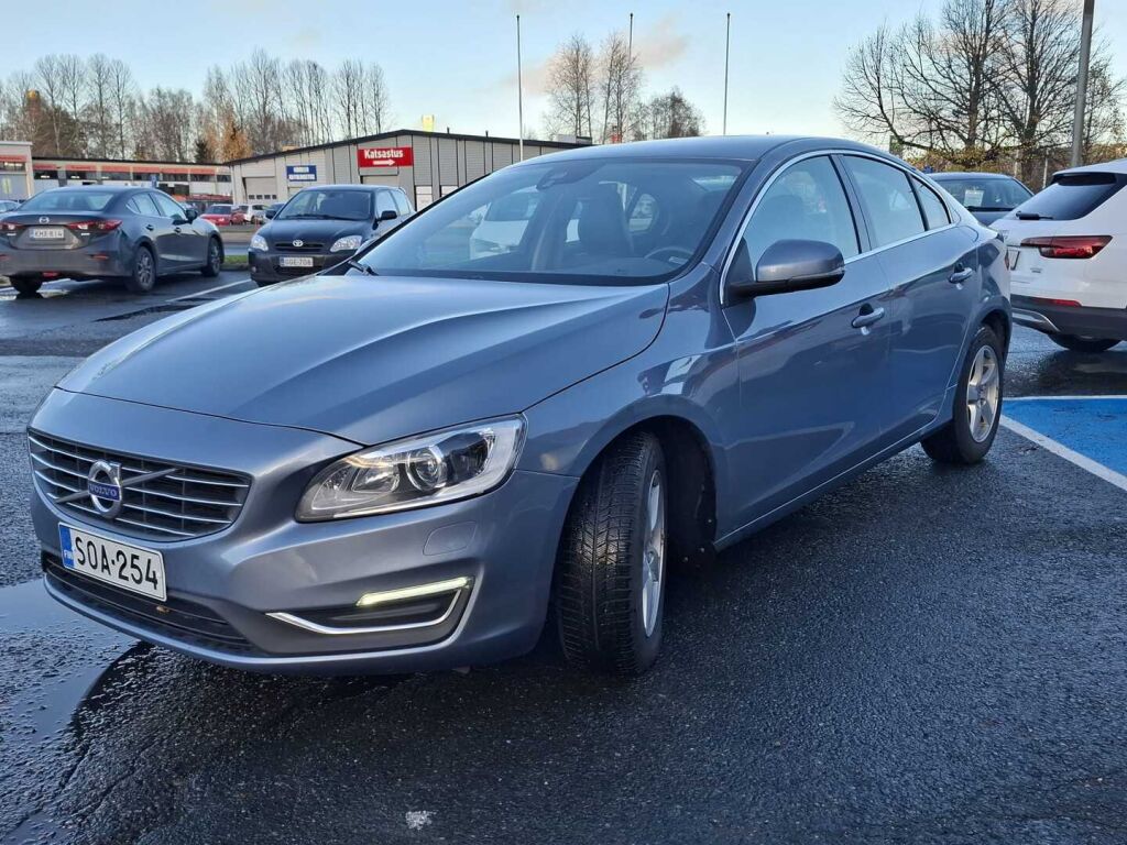 Volvo S60 2018 Sininen