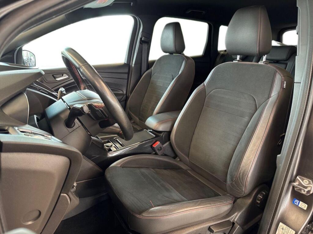 Ford Kuga 2019 Harmaa