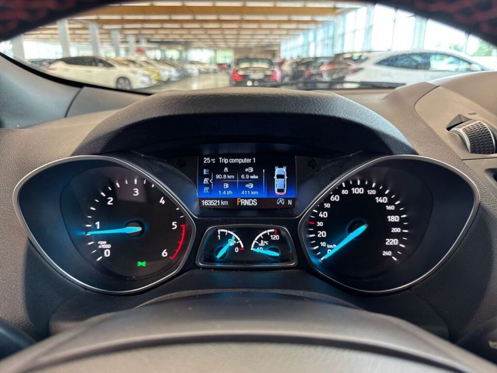 Ford Kuga 2019 Harmaa