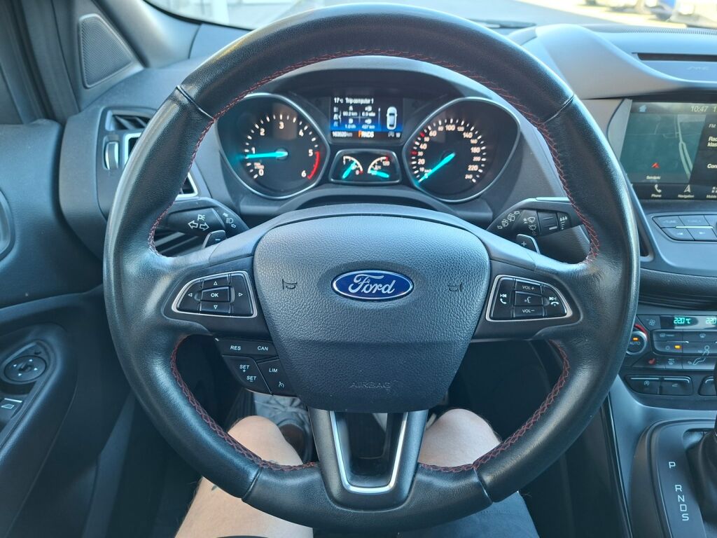 Ford Kuga 2019 Harmaa