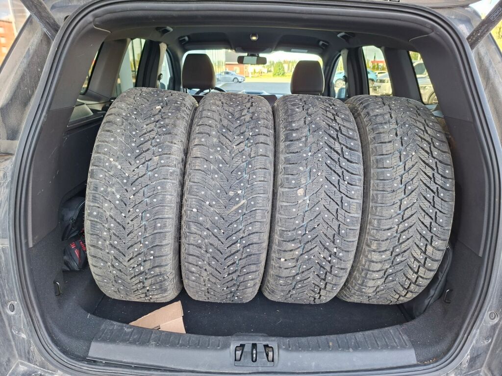 Ford Kuga 2019 Harmaa