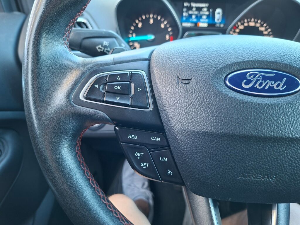 Ford Kuga 2019 Harmaa