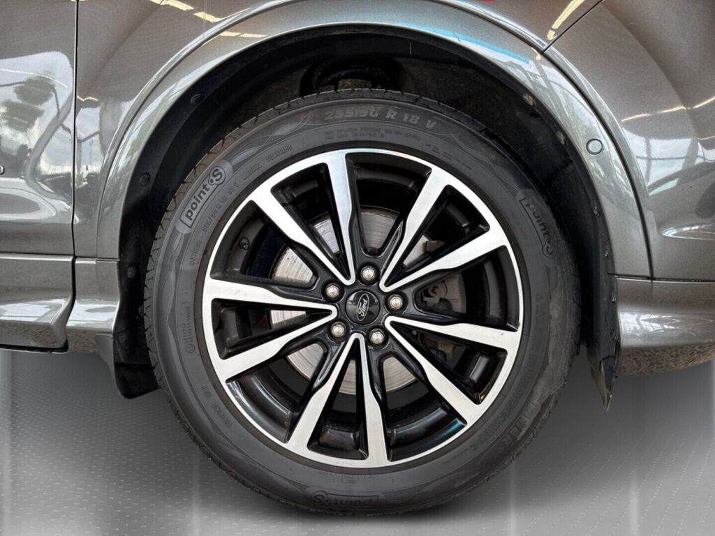 Ford Kuga 2019 Harmaa