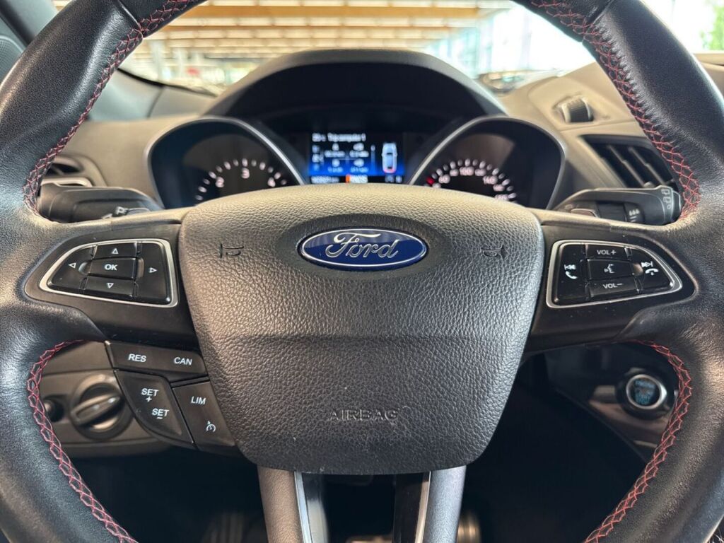 Ford Kuga 2019 Harmaa