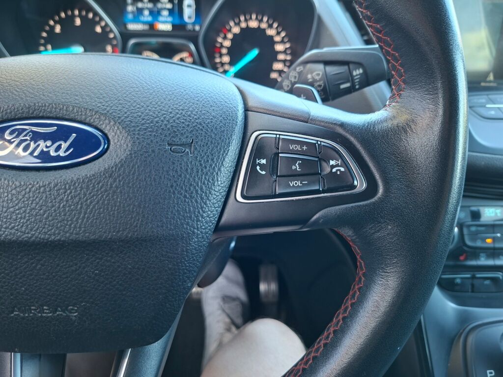 Ford Kuga 2019 Harmaa