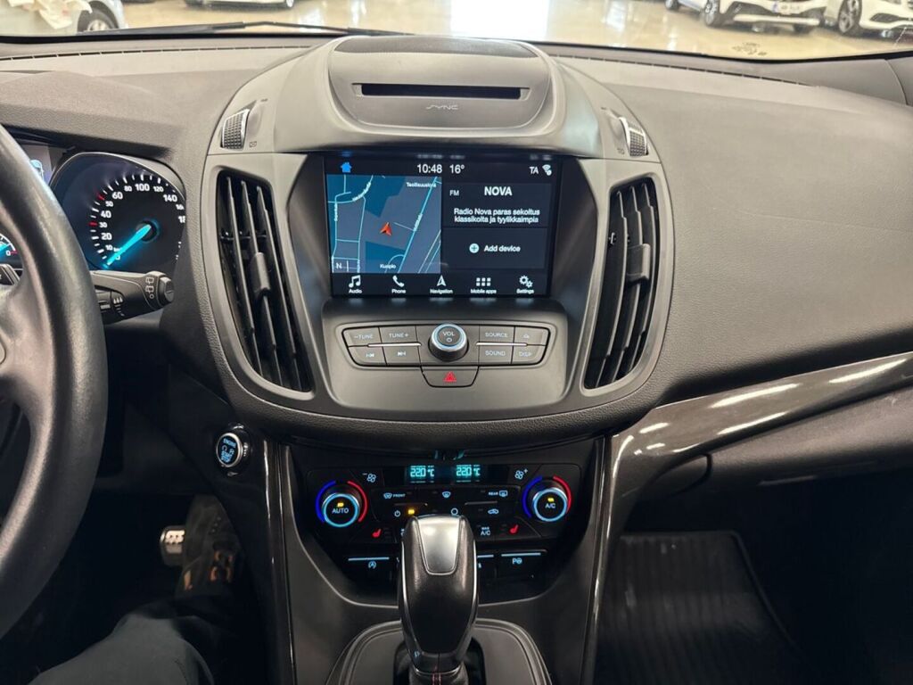 Ford Kuga 2018 Punainen