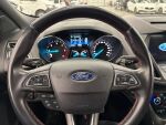 Ford Kuga 2018 Punainen