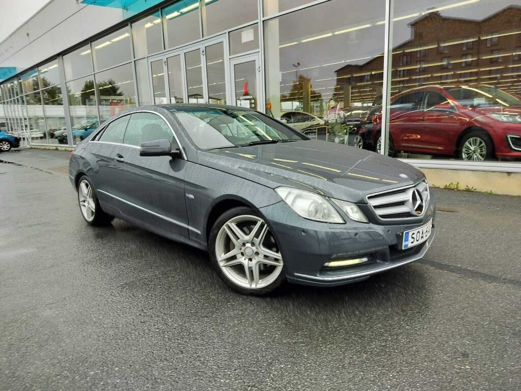 Mercedes-Benz E 2012 Harmaa