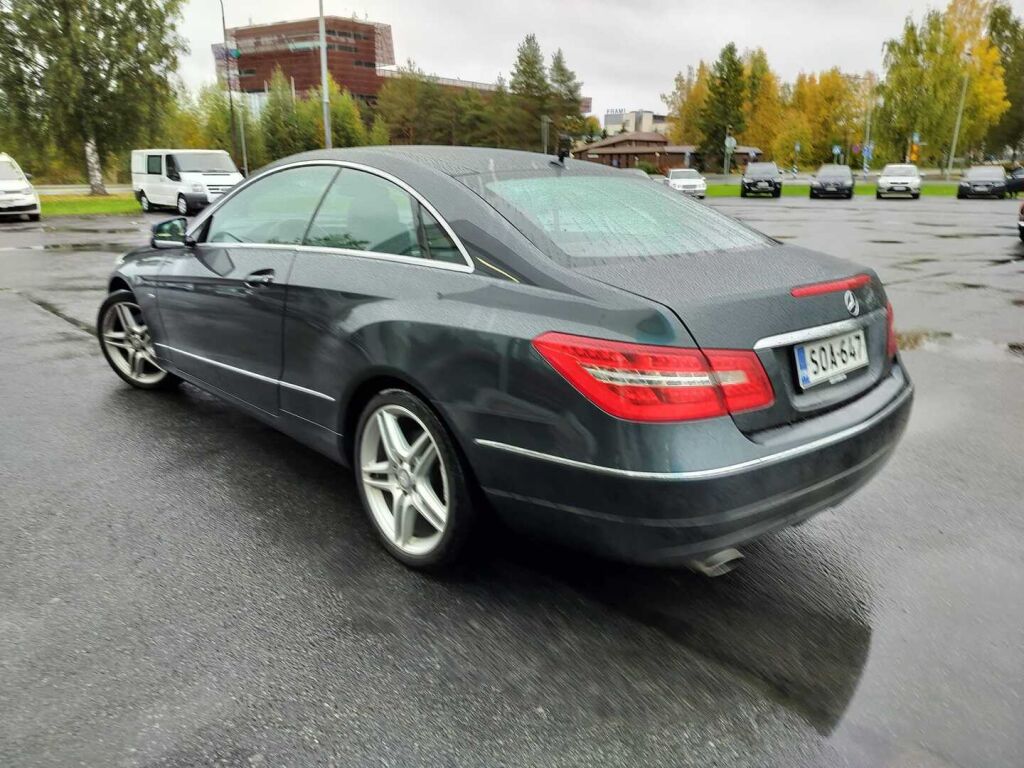 Mercedes-Benz E 2012 Harmaa