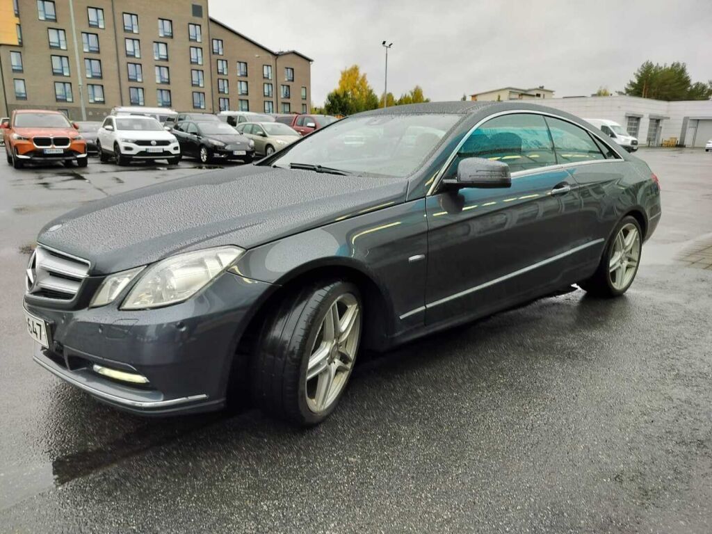 Mercedes-Benz E 2012 Harmaa