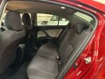 Toyota Avensis 2018 Punainen
