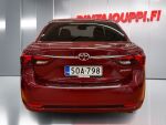 Toyota Avensis 2018 Punainen