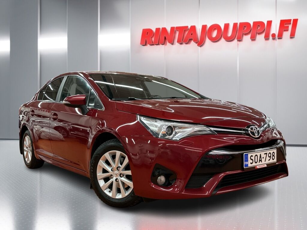 Toyota Avensis 2018 Punainen