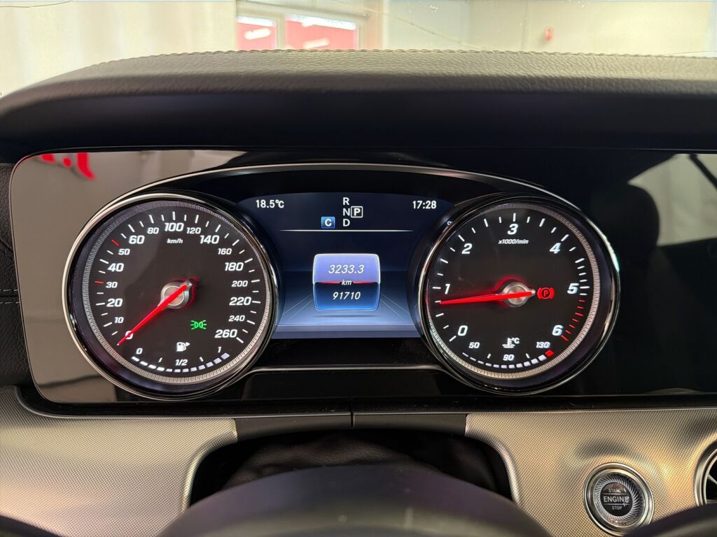 Mercedes-Benz E 2018 Musta