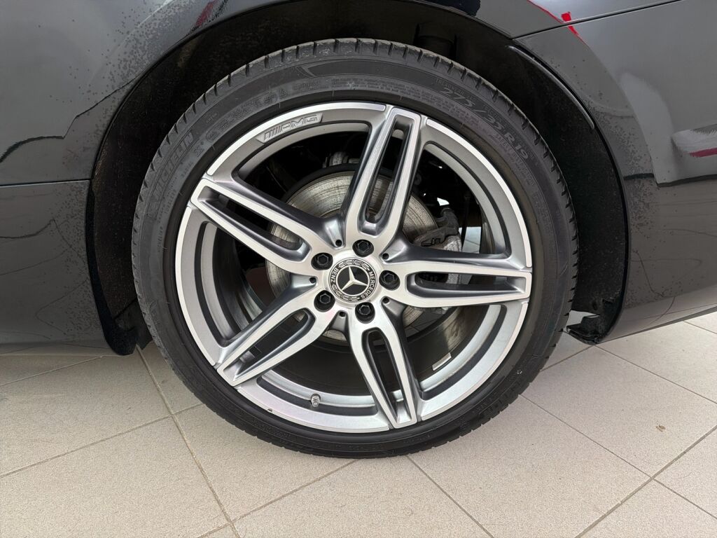 Mercedes-Benz E 2018 Musta