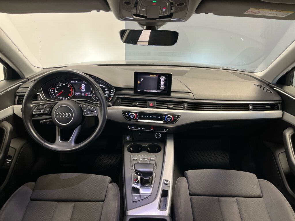 Audi A4 2018 Musta