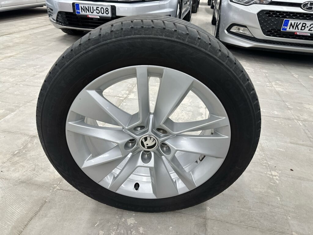 Skoda Karoq 2018 Harmaa