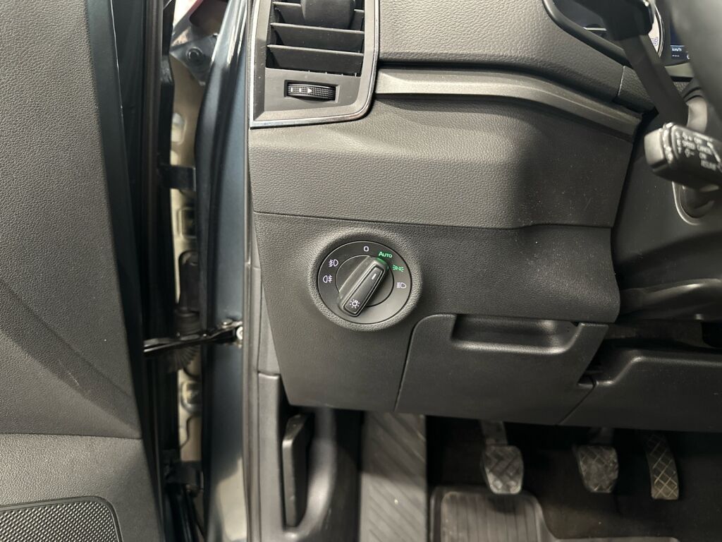 Skoda Karoq 2018 Harmaa