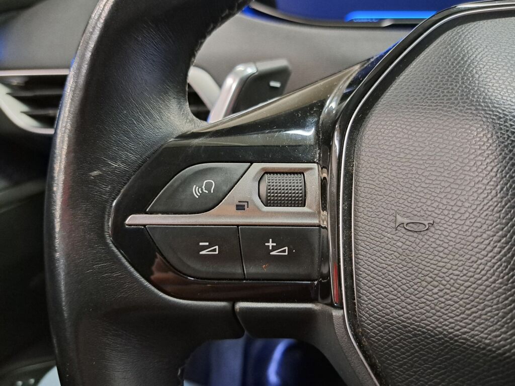 Peugeot 5008 2018 Valkoinen