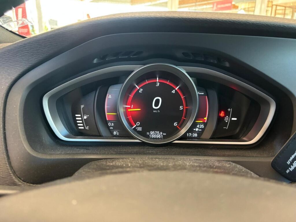 Volvo V40 2016 Valkoinen