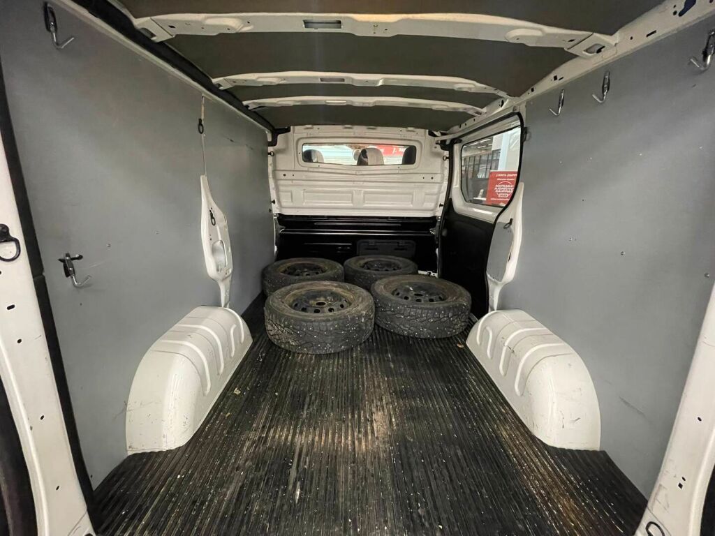 Renault Trafic 2018 Valkoinen