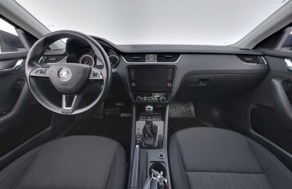 Skoda Octavia 2018 Harmaa