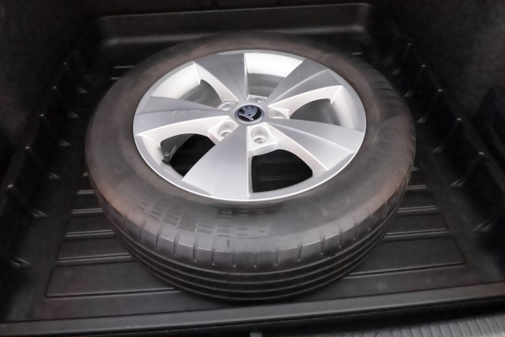 Skoda Octavia 2018 Harmaa