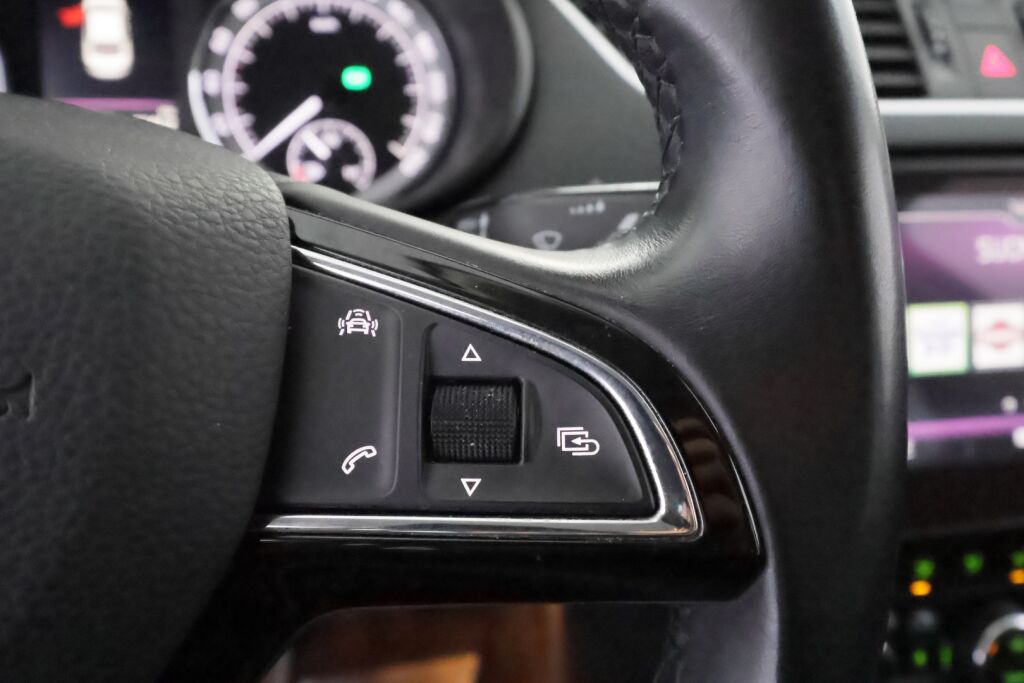 Skoda Octavia 2018 Harmaa