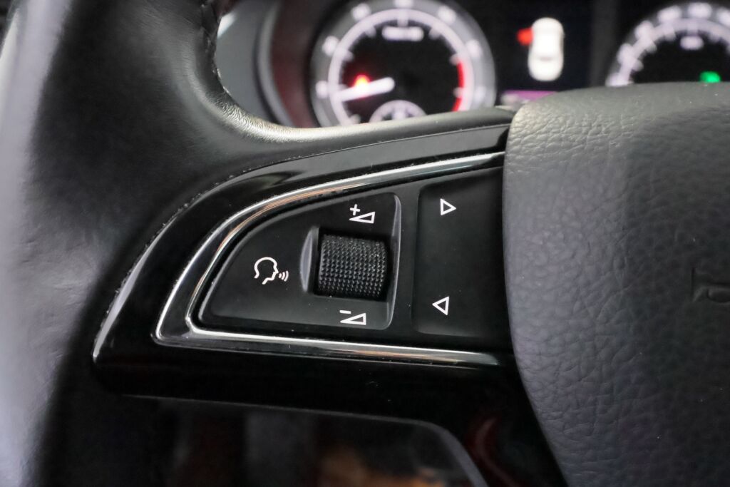 Skoda Octavia 2018 Harmaa