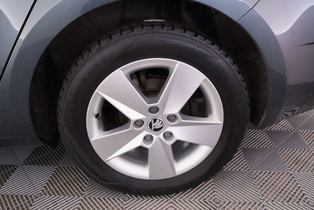 Skoda Octavia 2018 Harmaa