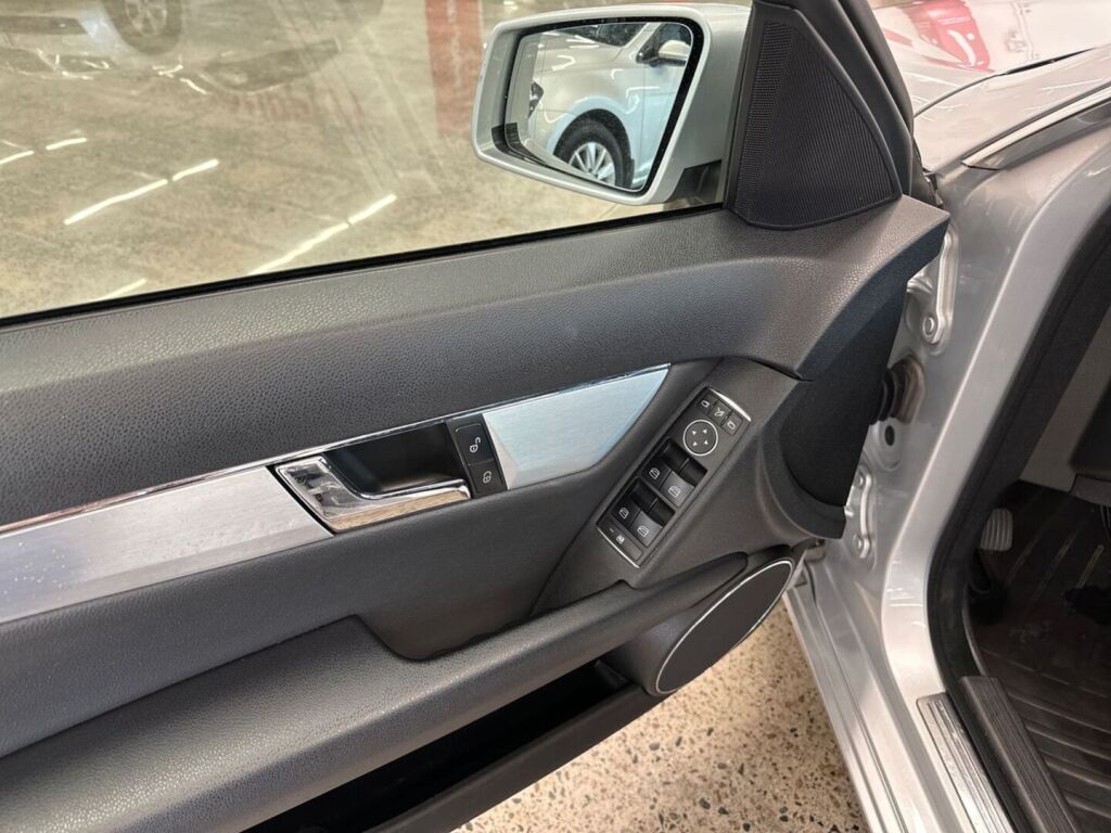 Mercedes-Benz C 2011 Hopea