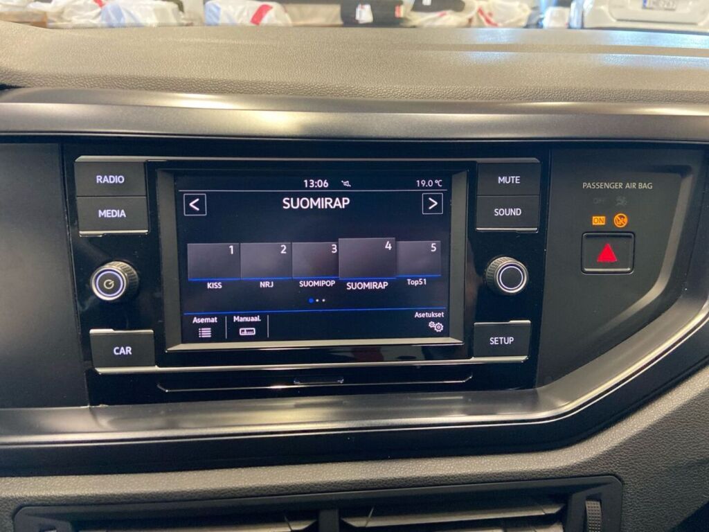 Volkswagen Polo 2018 Musta
