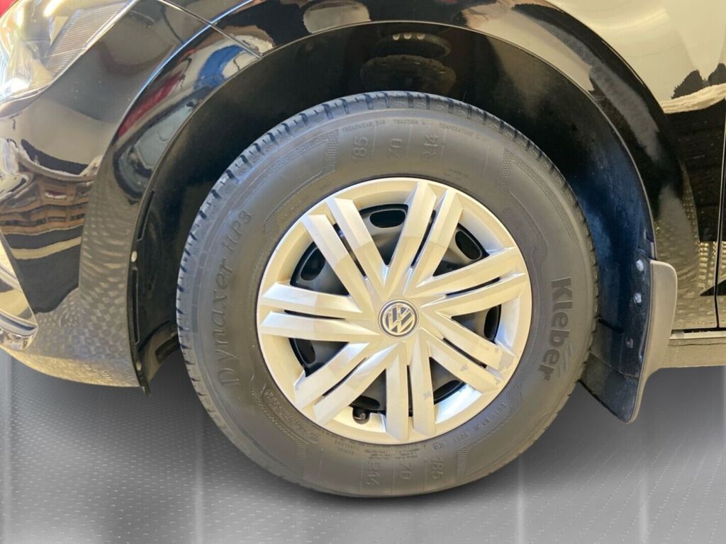Volkswagen Polo 2018 Musta