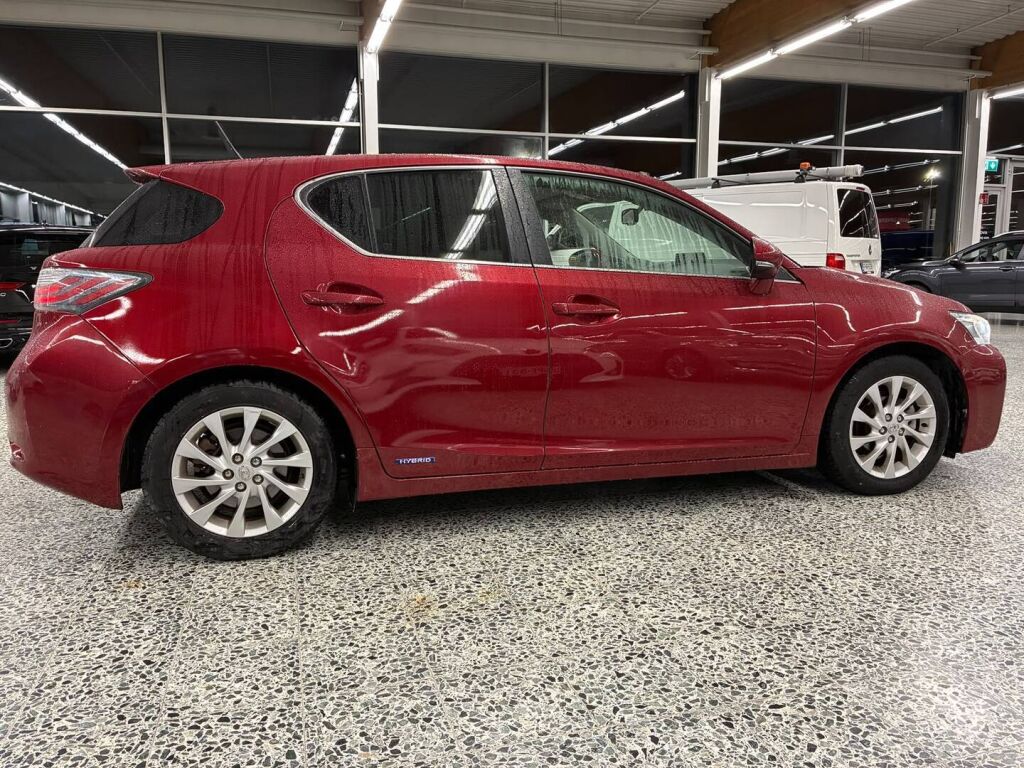 Lexus CT 2011 Punainen