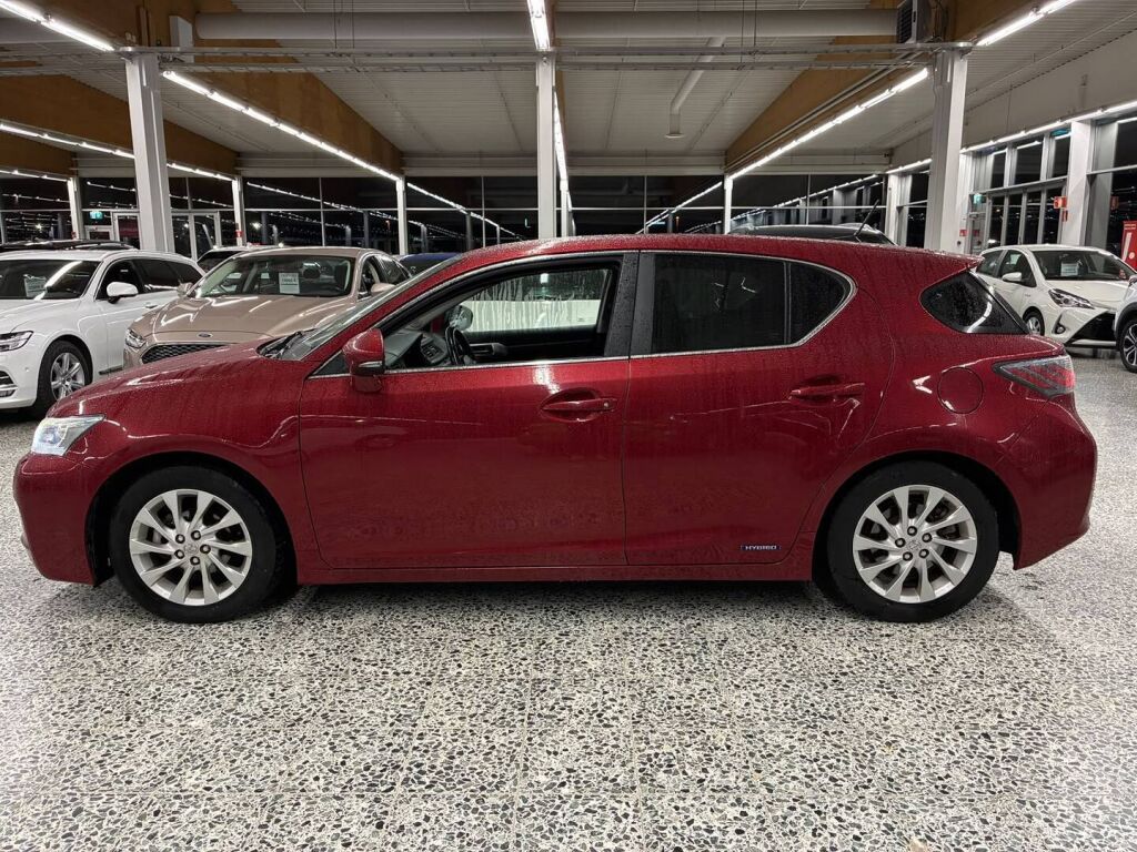 Lexus CT 2011 Punainen