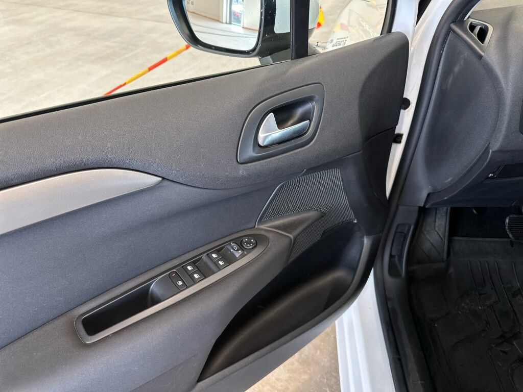 Citroen C4 2018 Valkoinen
