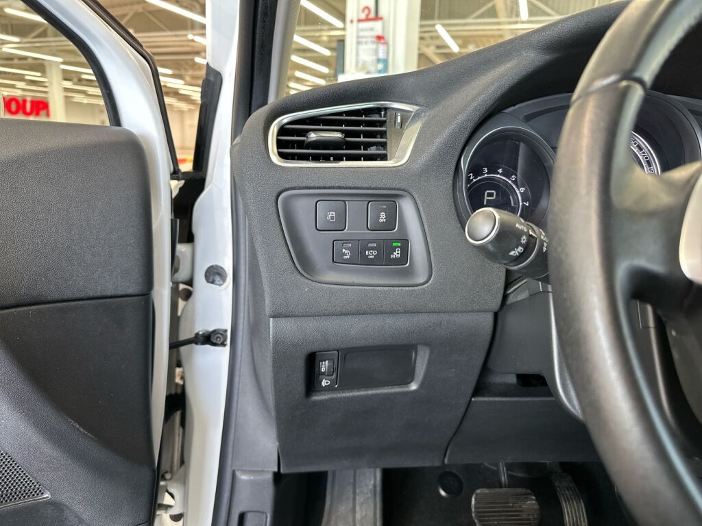 Citroen C4 2018 Valkoinen
