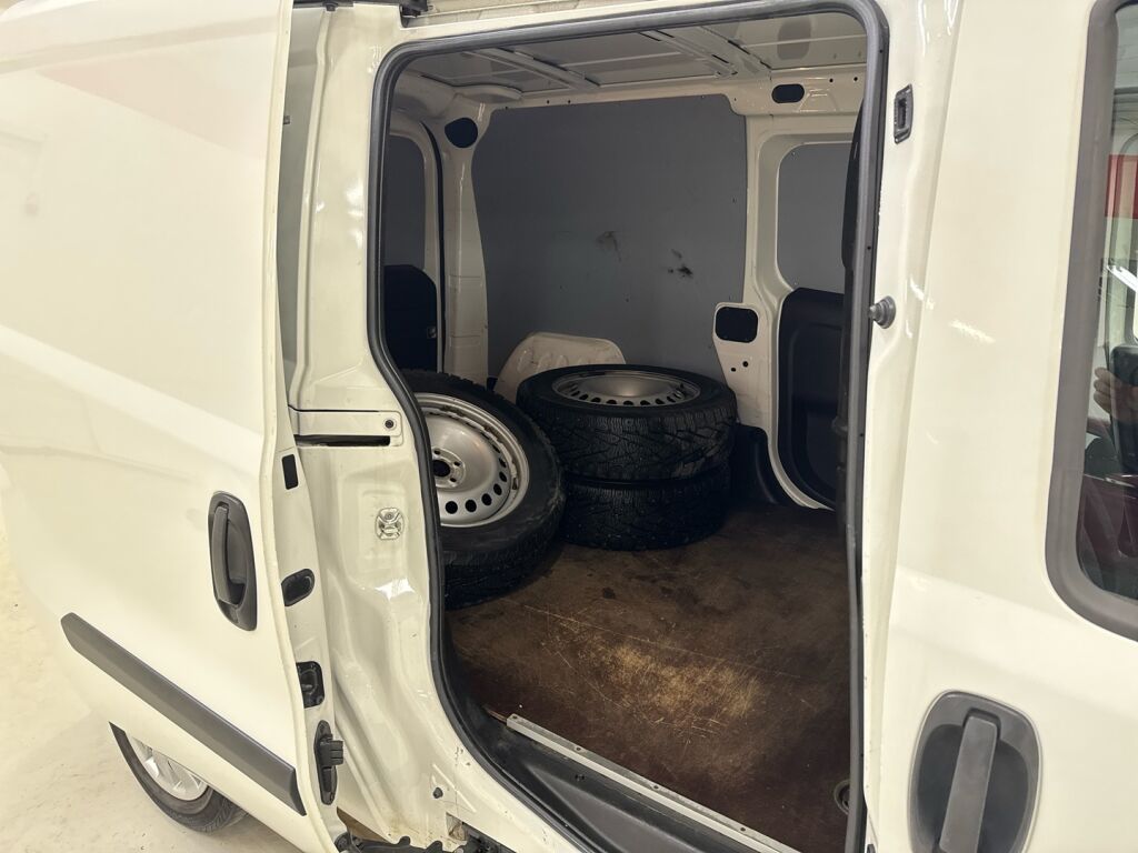 Opel Combo 2018 Valkoinen