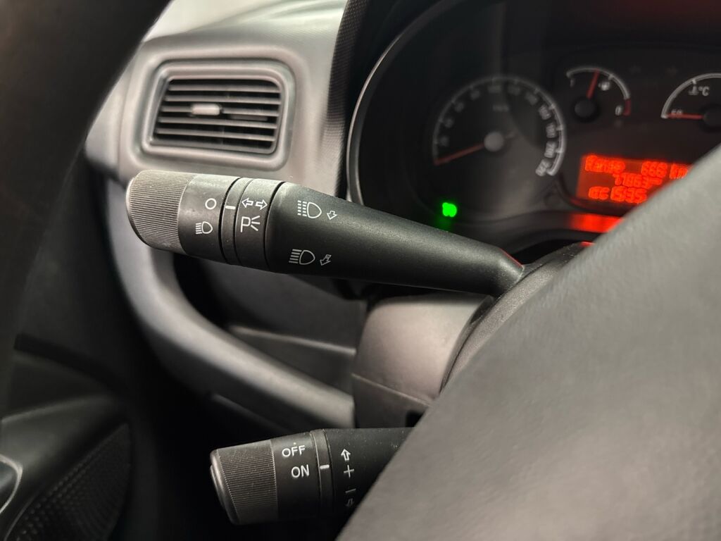 Opel Combo 2018 Valkoinen