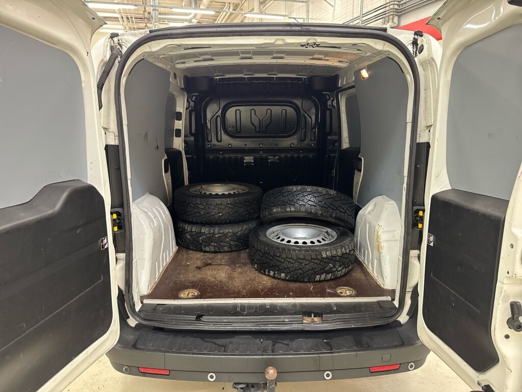 Opel Combo 2018 Valkoinen