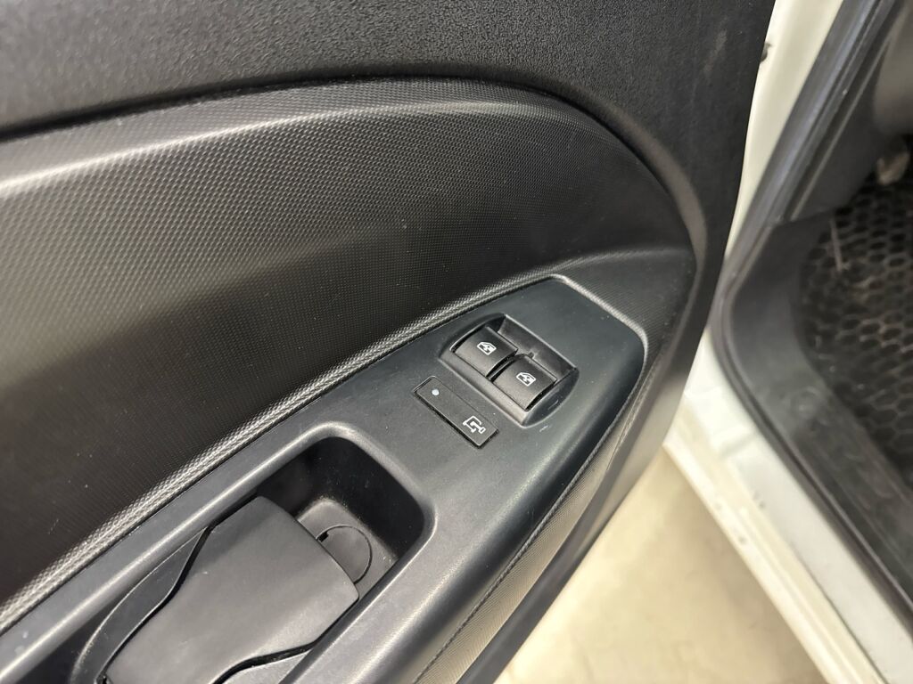 Opel Combo 2018 Valkoinen