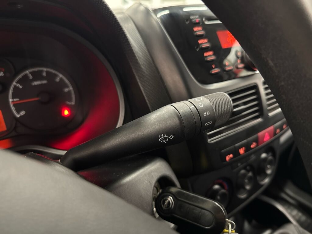 Opel Combo 2018 Valkoinen