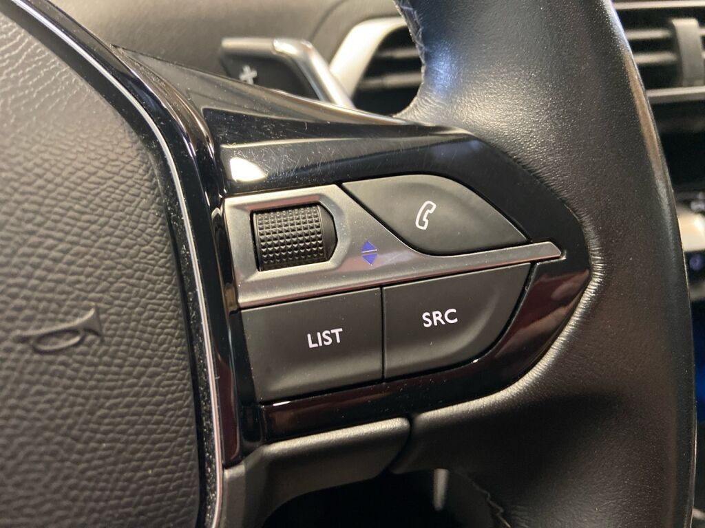Peugeot 5008 2018 Musta