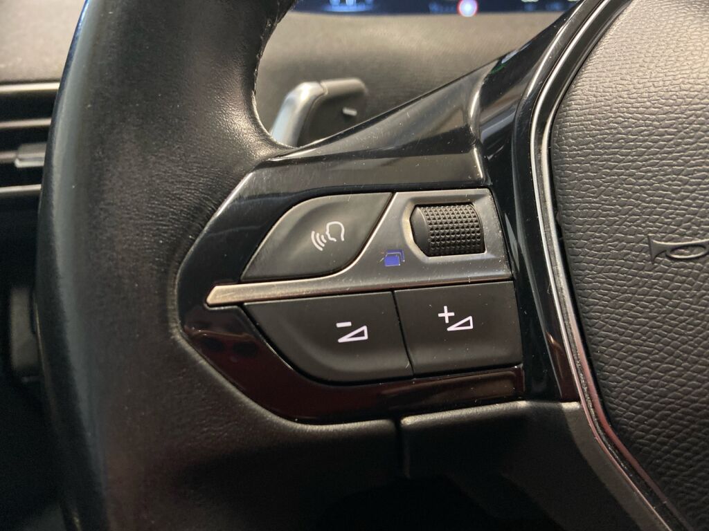 Peugeot 5008 2018 Musta