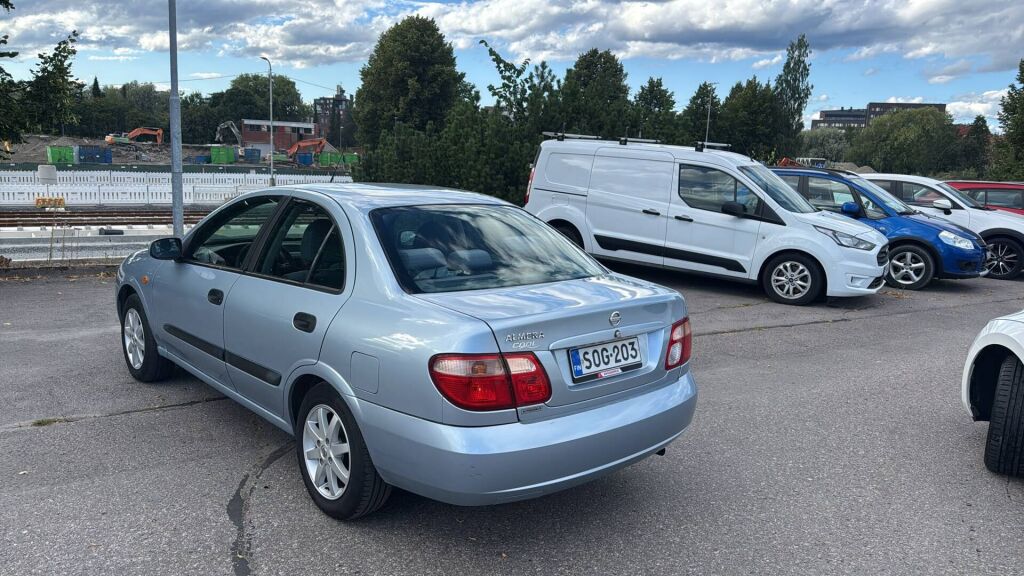 Nissan Almera 2004 Sininen