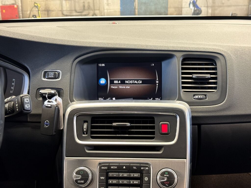 Volvo V60 Cross Country 2018 Valkoinen