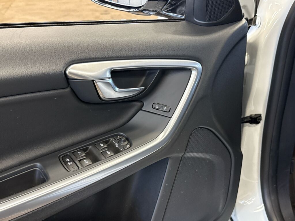 Volvo V60 Cross Country 2018 Valkoinen